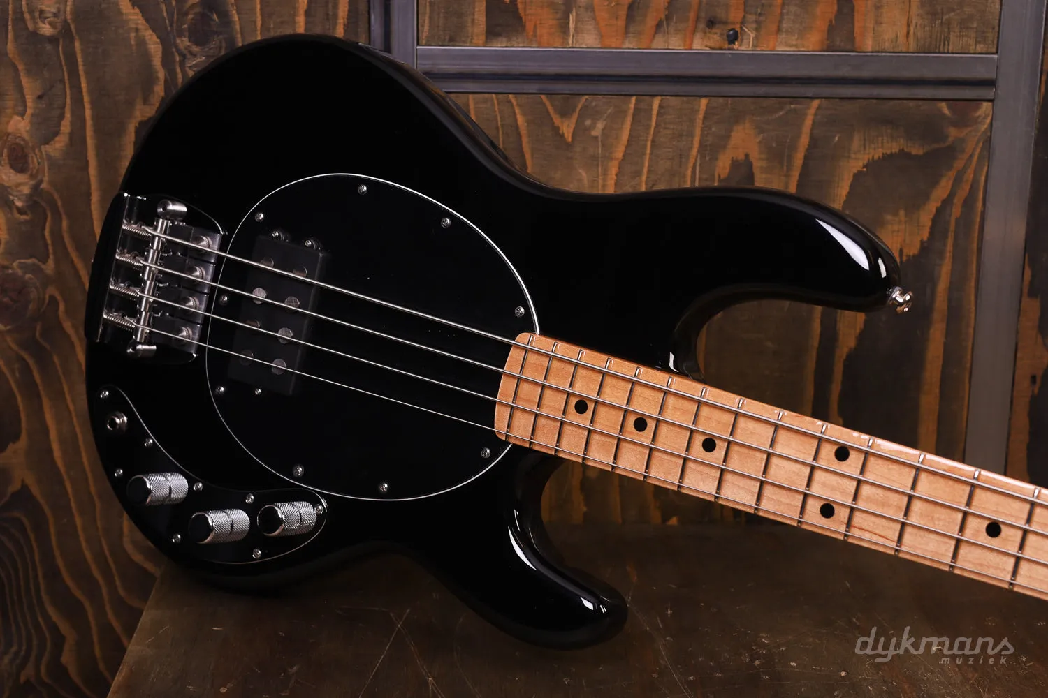 Music Man Retro 70s Stingray Black